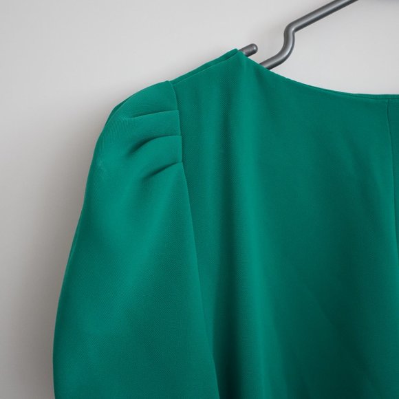 Beautiful green dress Zara) - Picture 6 of 12